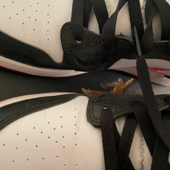 Jordan 1 Mids SOLD - Picture 2 of 9
